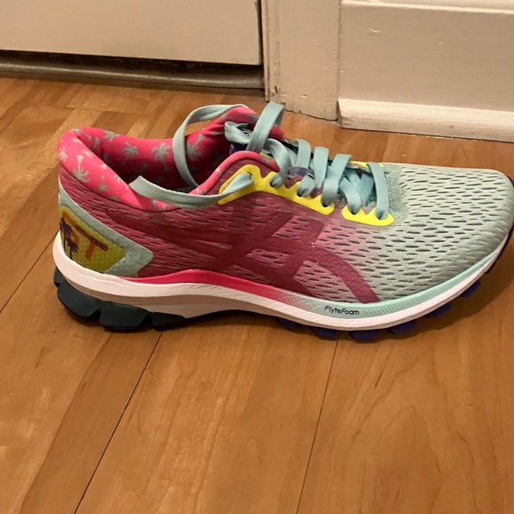 ASICS GT 1000 9 Shoes - Picture 4 of 9